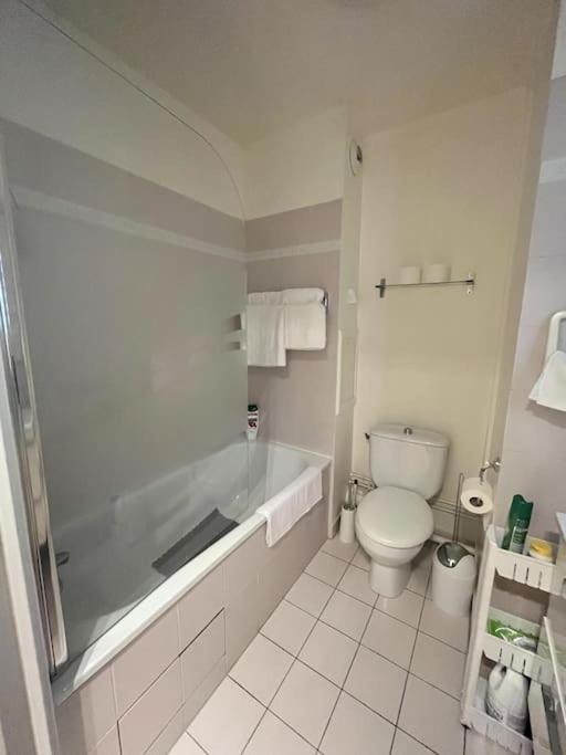 Wondersuite Appartement - Centre Ville Avec Parking Couvert -15Mn De Paris Et 10 Mn De Stade De France, Wifi, Netflix Deuil-la-Barre Zewnętrze zdjęcie